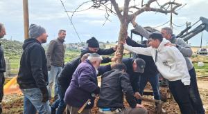 מאירוע נטיעת העצים מחדש צילום: משפחת קלמנזון חדשות