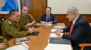 ראש הממשלה עם המטכ"ל בלשכתו צילום: מעיין טואף, לע"מ. מבזקים