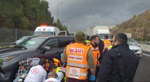 זירת התאונה ליד קריית יערים צילום: דוברות איחוד הצלה מבזקים
