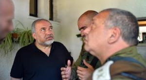 שר הביטחון והרמטכל בזירת הפיגוע צילום:  Ariel Hermoni/Ministry of Defense חדשות