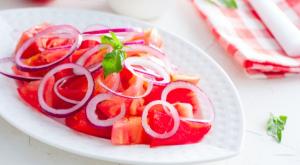 סלט עגבניות שמח צילום: shutterstock סלטים