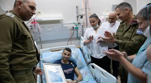 הרמטכ"ל בביקור אצל הלוחם צילום: דובר צה"ל חדשות