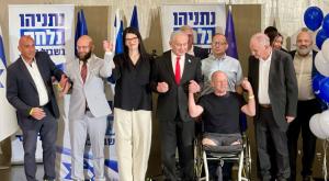 נתניהו ומשורייני הליכוד צילום: יוני ריקנר פוליטי