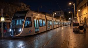 הרכבת הקלה בלילה צילום: פלאש90 וקנבה חדשות
