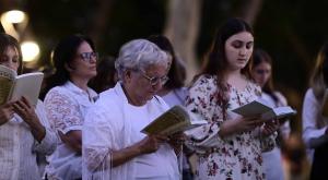 תפילת יום כיפור בתל אביב, למצולמים אין קשר לכתבה צילום: Tomer Neuberg,Flash 90 חדשות