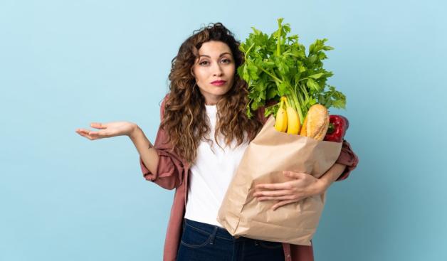 רשימת קניות צילום: Molinero,Shutterstock אוכל
