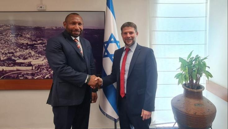 לכבוד פתיחת השגרירות: שר האוצר של פפואה גינאה החדשה נפגש עם השר סמוטריץ