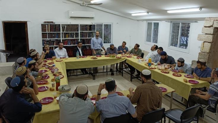 מהו הספר היחידי שלא לומדים לקראת החגים?