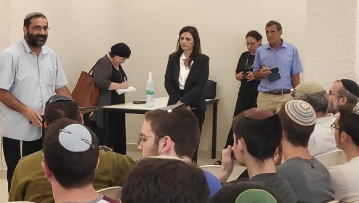 שקד בת"א: "הישיבה בת"א היא סמל לחיים משותפים"