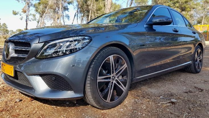 מבחן דרכים &ndash; מרצדס C300e פלאג-אין היברידית