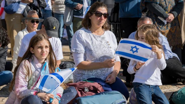 'אנו מתמודדים עם מצור על האחדות': רגעים מאירוע 'עצירה בטבת'