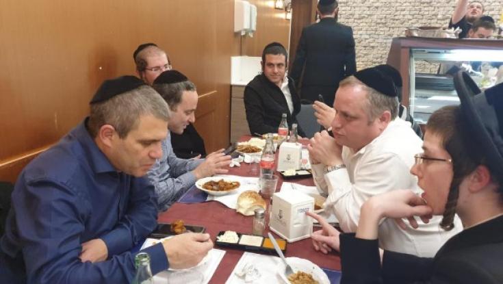 צפו: מה קרה כשגל הירש נפגש עם תושבים בבני ברק