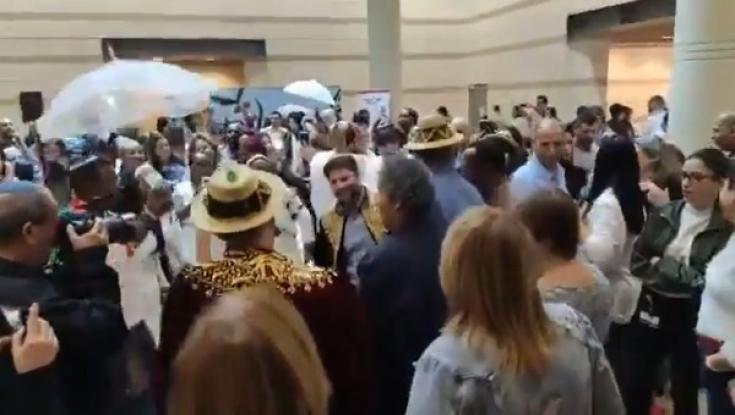 צפו: סמוטריץ' מביך את עצמו בחג הסיגד 