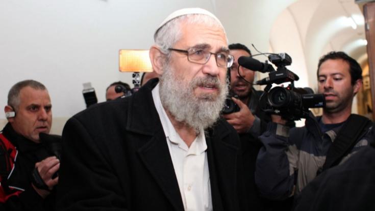 עתירה לבית המשפט: מדוע לא נשלל תואר הרבנות מהרב מוטי אלון