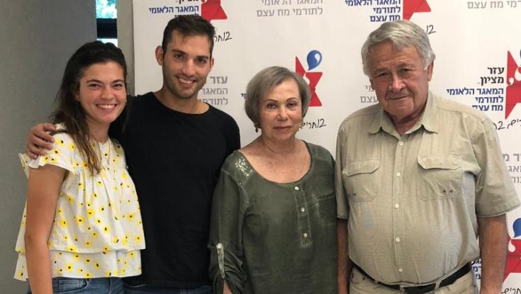 "דמך הבריא זורם בעורקיי": ההשתלה שחיברה בין הדורות