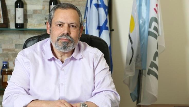ראש המועצה האזורית הר חברון הודיע כי יקצץ משכרו