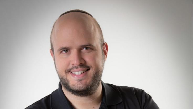 "קול בודד ואמיץ": העיתונאי הסרוג זכה בפרס היוקרתי