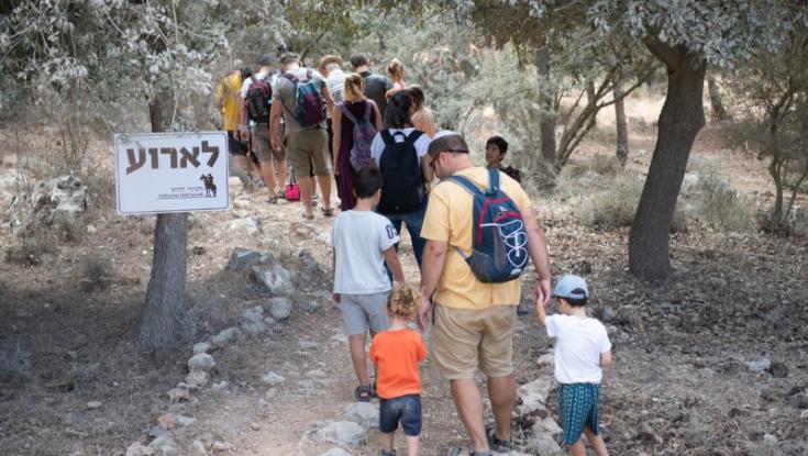 "מאירים ת'ארץ" לזכרו של אלי קיי