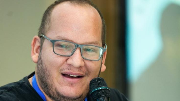 עקיבא נוביק נשאר לבד: חיים לוינסון עוזב את התאגיד