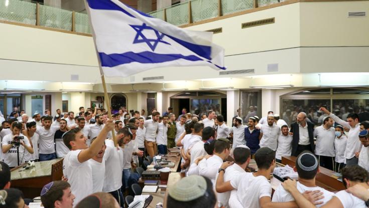 עכשיו בשידור חי:  לילה ויום של תורה בישיבת הכותל