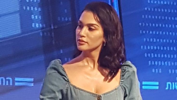 הדוגמנית מתקרבת לדת: "עושה לי טוב על הנשמה"