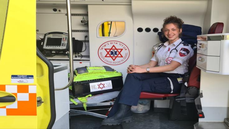 דרמה במהלך קורס מד"א: המורה נחנקה - בת השירות הצילה את חייה