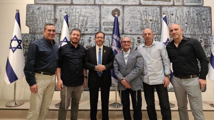 גבורת הלוחמים: 25 חיילים בודדים נפגשו עם הרצוג