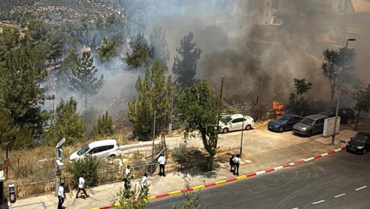 שריפה פרצה ביער ירושלים: כוחות החירום פינו גן ילדים