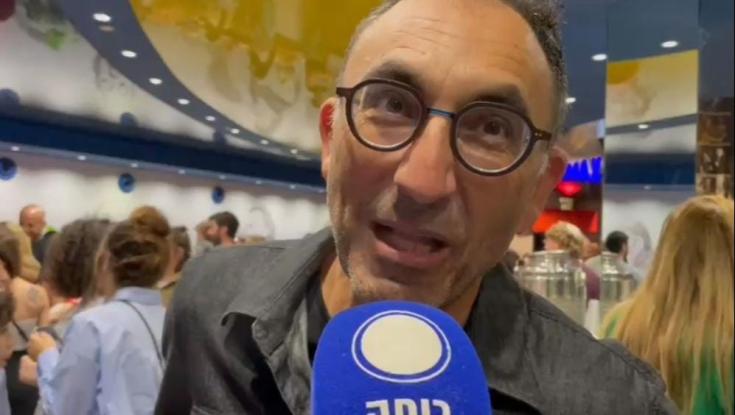 ישראל קטורזה: "אני תמיד מחכה המון זמן בתור לספר רק בגללה"