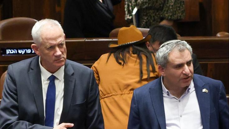 קאובוי בכנסת: חברת הכנסת שהגיעה מחופשת להצבעות במליאה
