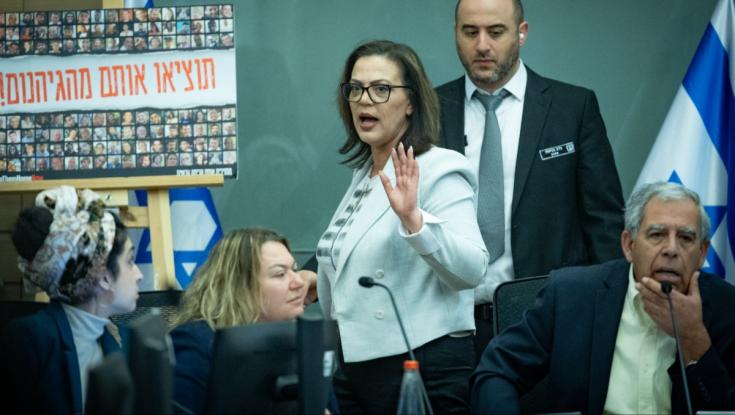 גלית דיסטל התפוצצה על המגישים וניתקה - זאת השאלה שהרתיחה אותה