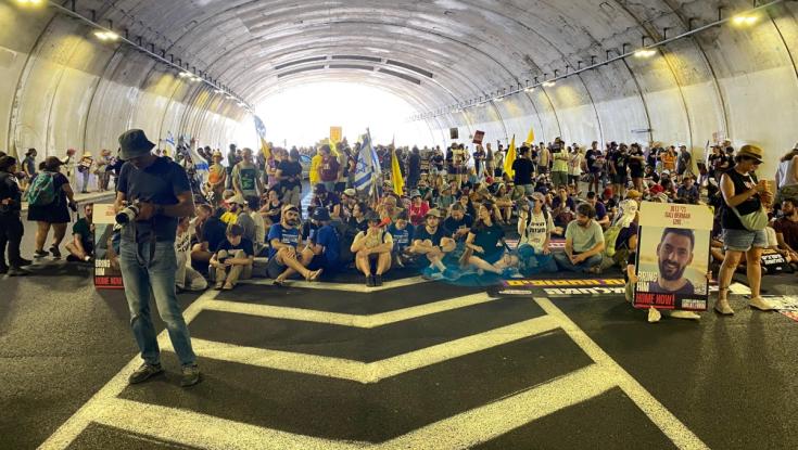 צפו: המפגינים חסמו את כביש הגישה לירושלים והדסה עין כרם