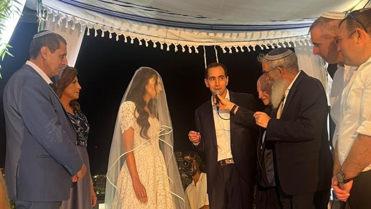 מזל טוב: ד"ר רועי וולף נישא בטקס מרגש