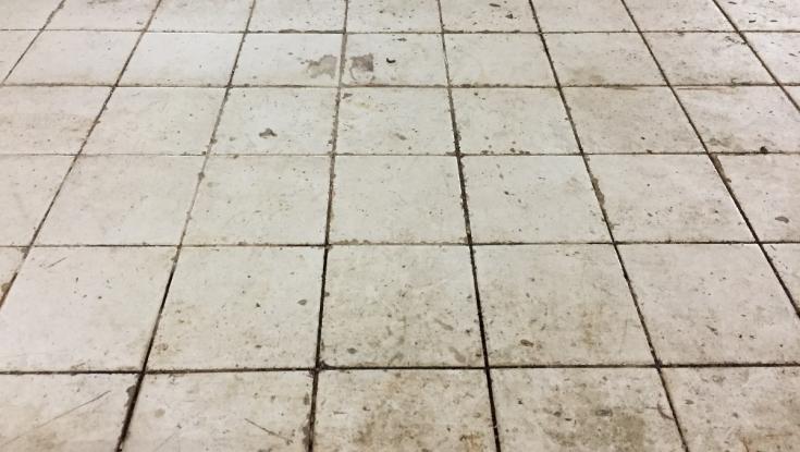 עובש בתקרה, רצפה מלוכלכת וריצוף פגום: הסופר החרדי נסגר