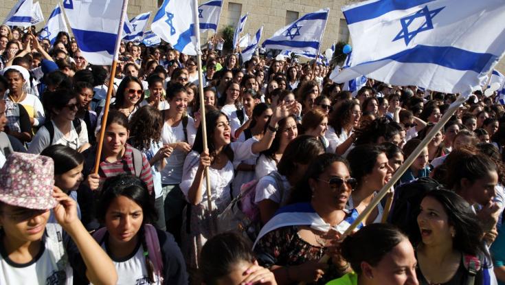 האולפניסטית, הרווקה והאמא לשלושה: מה לובשים למצעד הדגלים?
