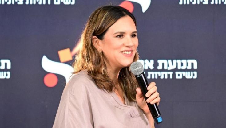 אמילי עמרוסי בהלם: לא דמיינתי שזה יקרה כל כך מהר