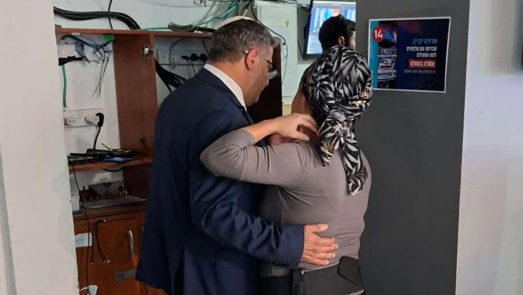 איתמר ואילה בן גביר נתפסו ברגע רומנטי בערוץ 14