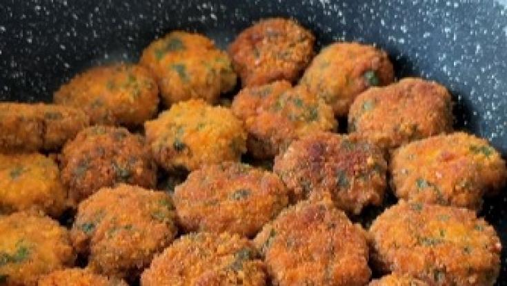 5 דקות עבודה: המתכון של קורין גדעון לקציצות עוף בסירופ לימוני
