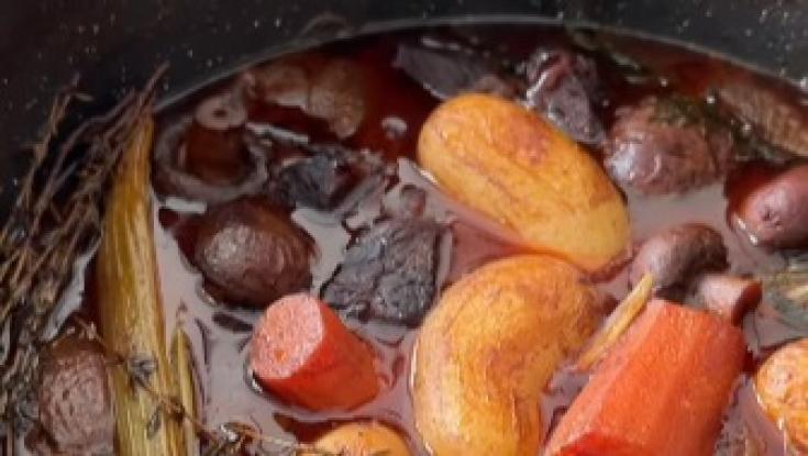 המתכון של קורין גדעון לקדירת בשר שעושה רושם מדהים