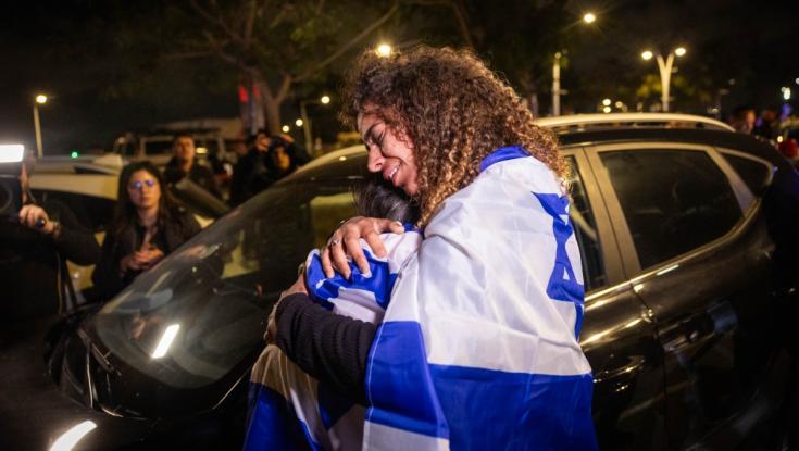 תמונות חדשות מרגע השחרור: תיעוד הרגע הדרמטי של רומי, דורון ואמילי