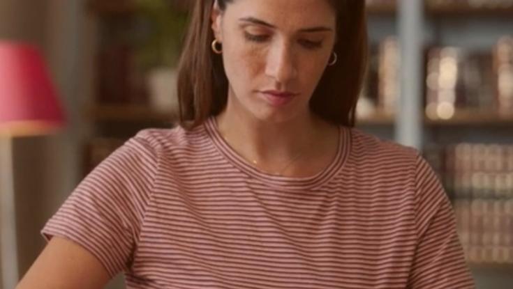 אחת משלנו: חן אמסלם נצפתה עם כיסוי ראש