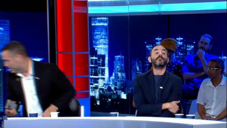 סערה באולפן "הפטריוטים": זמרי נטש באמצע השידור