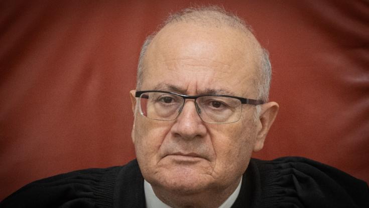 במשפט אחד הראה שופט העליון הפורש שהוא לא ממגדל השן: "הוא החל לדמוע"