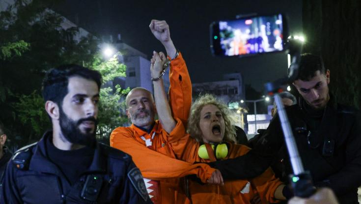 מפגין בכיכר הבימה לקה בדום לב: "נלחמנו על חייו"