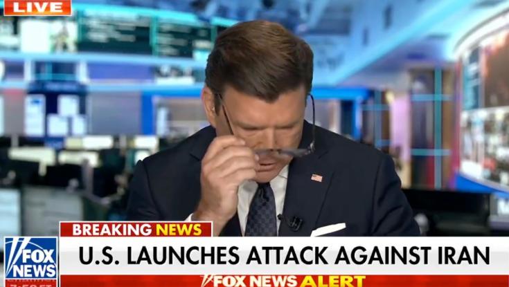 המגיש היה בהלם: רגע הפריצה ל-Fox News עם ההודעה על תקיפת פורדו | צפו