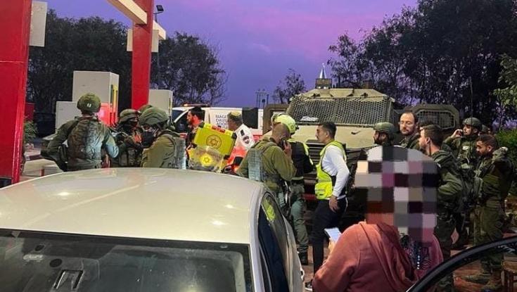 פיגוע דקירה בבנימין: חייל מילואים נפצע בינוני, המחבל נמלט ונתפס