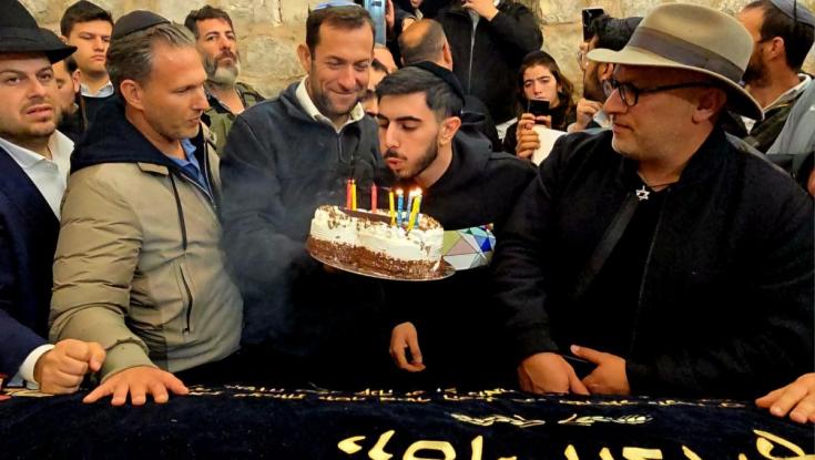 ההפתעה המרגשת לחייל שנפצע ביום הטבח: חגיגת יום הולדת בכניסה לקבר יוסף