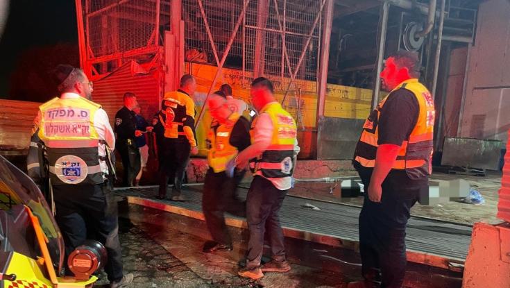 "זירה קשה": פועל כבן 70 נהרג לאחר ששער ברזל נפל עליו