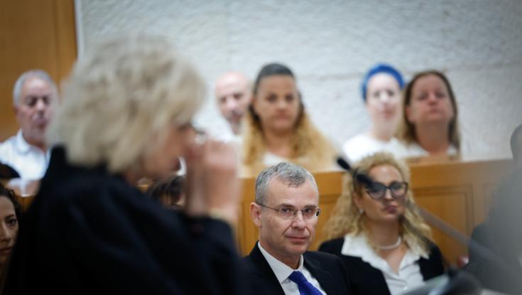 היועמ"שית במתקפה נגד הממשלה כשיריב לוין יושב מולה: "מדינה ללא דין"