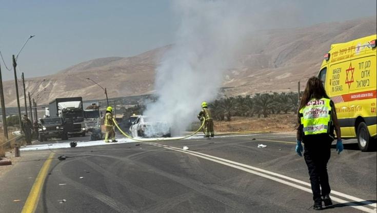 אסון כבד בבקעת הירדן: "מדובר בתאונה מזעזעת, האופנוע והרכב עלו באש"